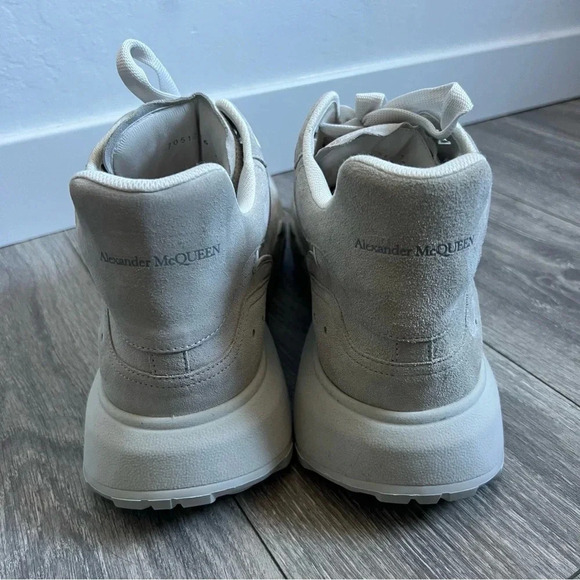 Alexander McQueen
Alexander Mcqueen Man's White Suede Leather Sneakers NIB - Picture 12 of 13